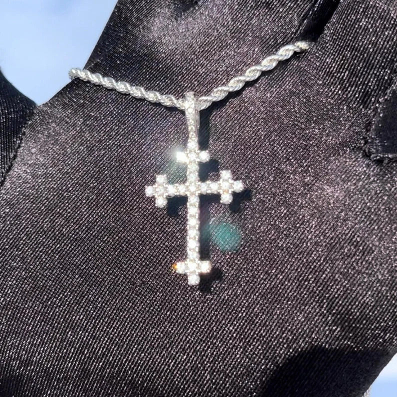 VVS Moissanite 3 Point Cross